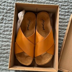 Free people, sandals slides